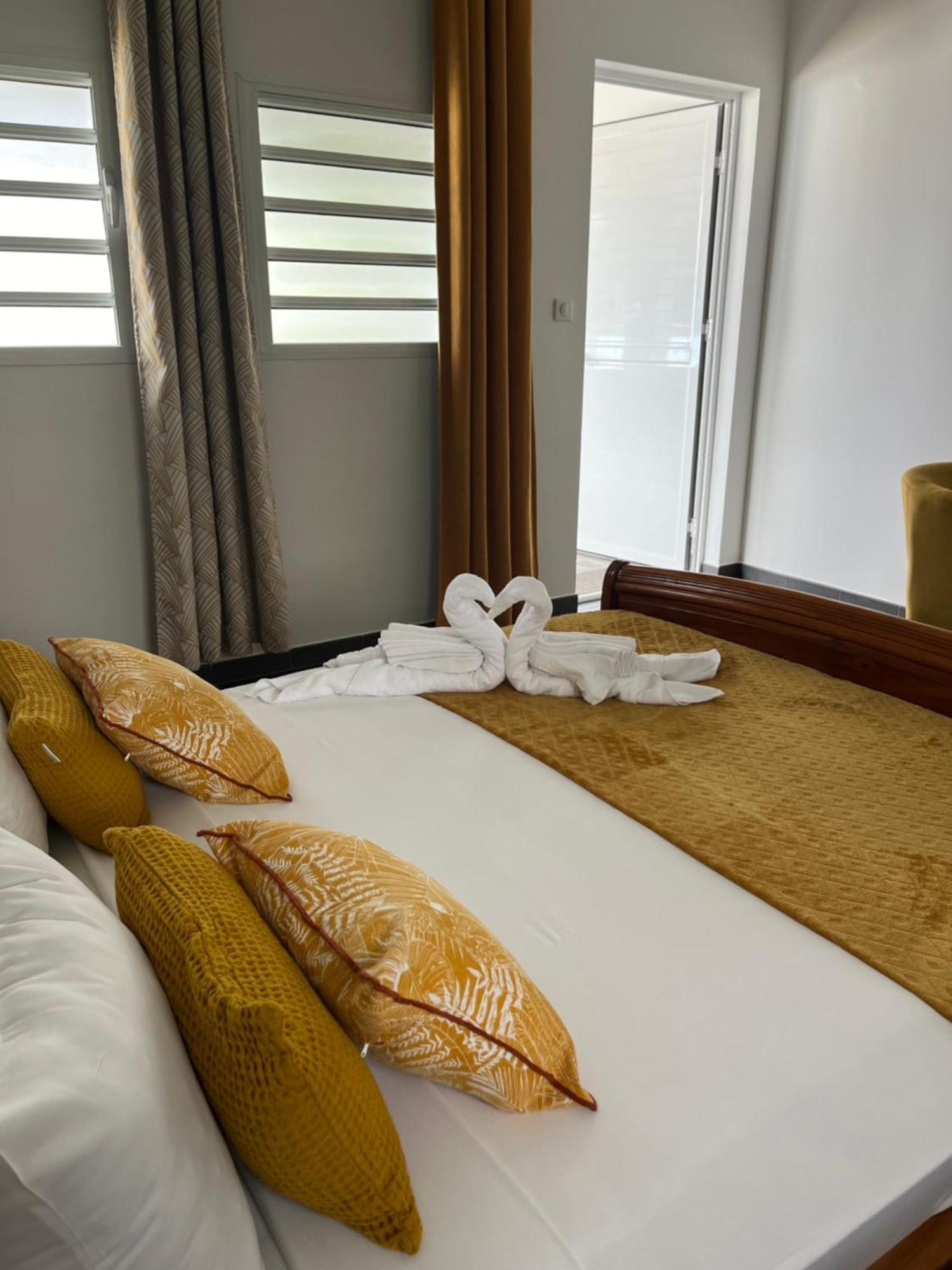 Hotel Les Embruns Du Baril แซงต์ฟิลิป ภายนอก รูปภาพ