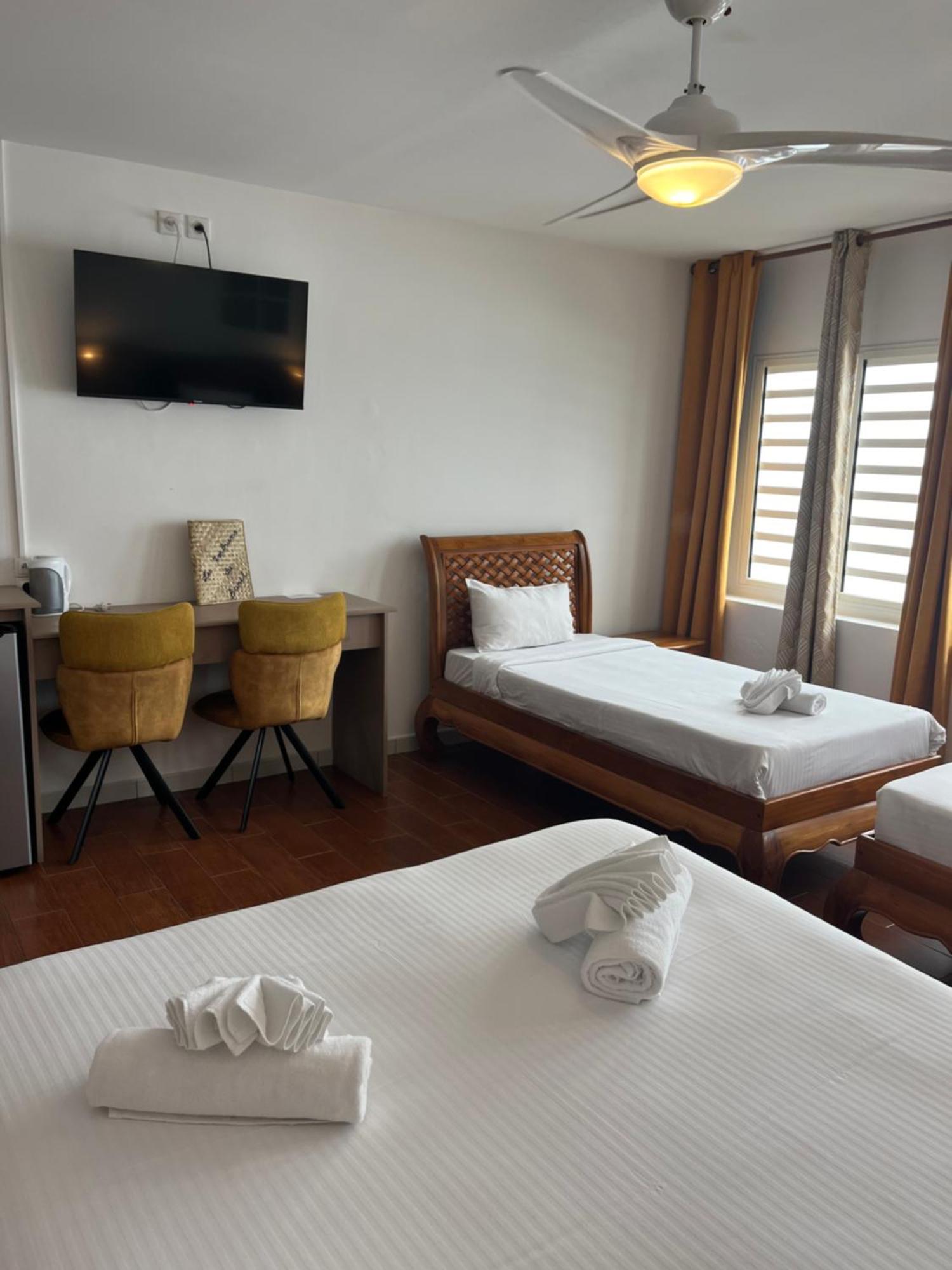 Hotel Les Embruns Du Baril แซงต์ฟิลิป ภายนอก รูปภาพ