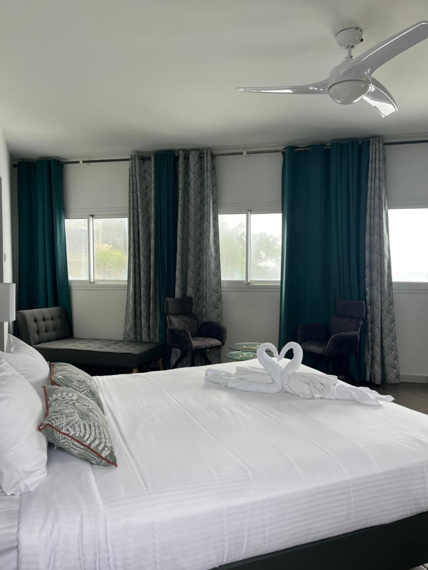 Hotel Les Embruns Du Baril แซงต์ฟิลิป ภายนอก รูปภาพ