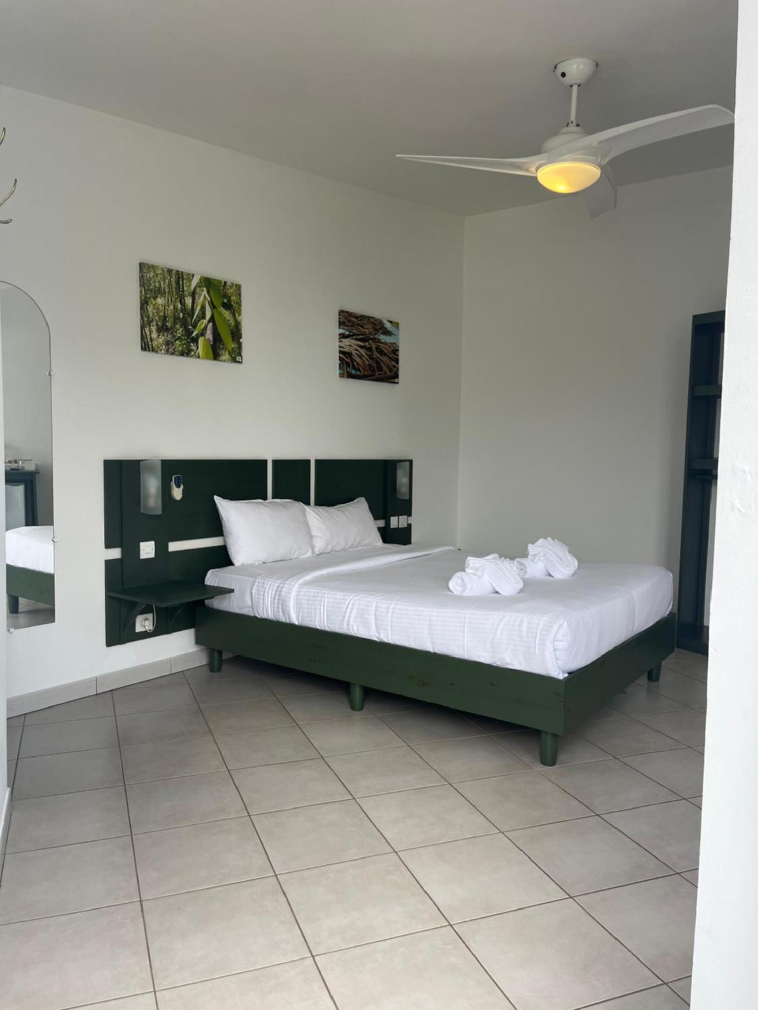 Hotel Les Embruns Du Baril แซงต์ฟิลิป ภายนอก รูปภาพ